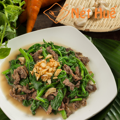 Fried beef with malabar spinach